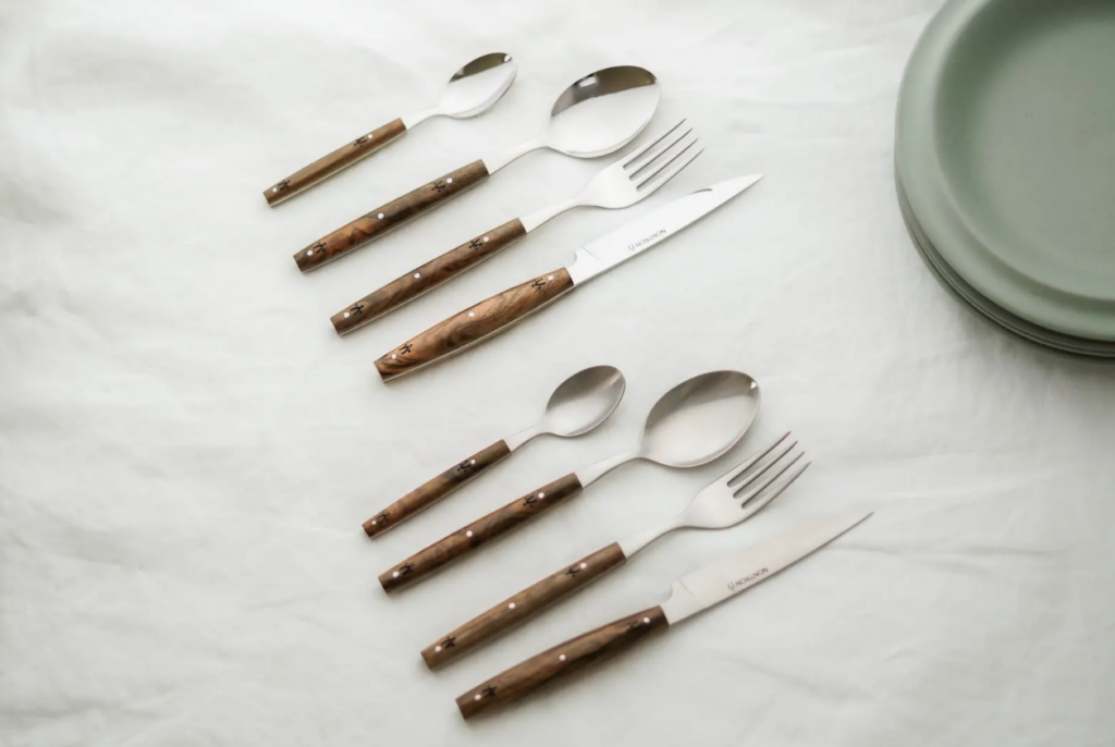 ménagère Nontron collection Basic Ghion en manche noyer