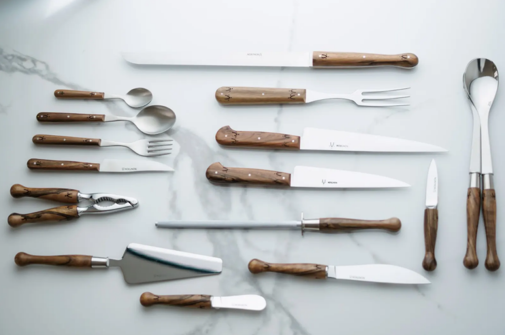 collection de couverts Création manche noyer, coutellerie Nontronnaise