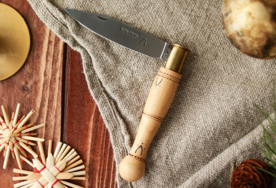 cadeau religieux : couteau de Nontron pliant traditionnel